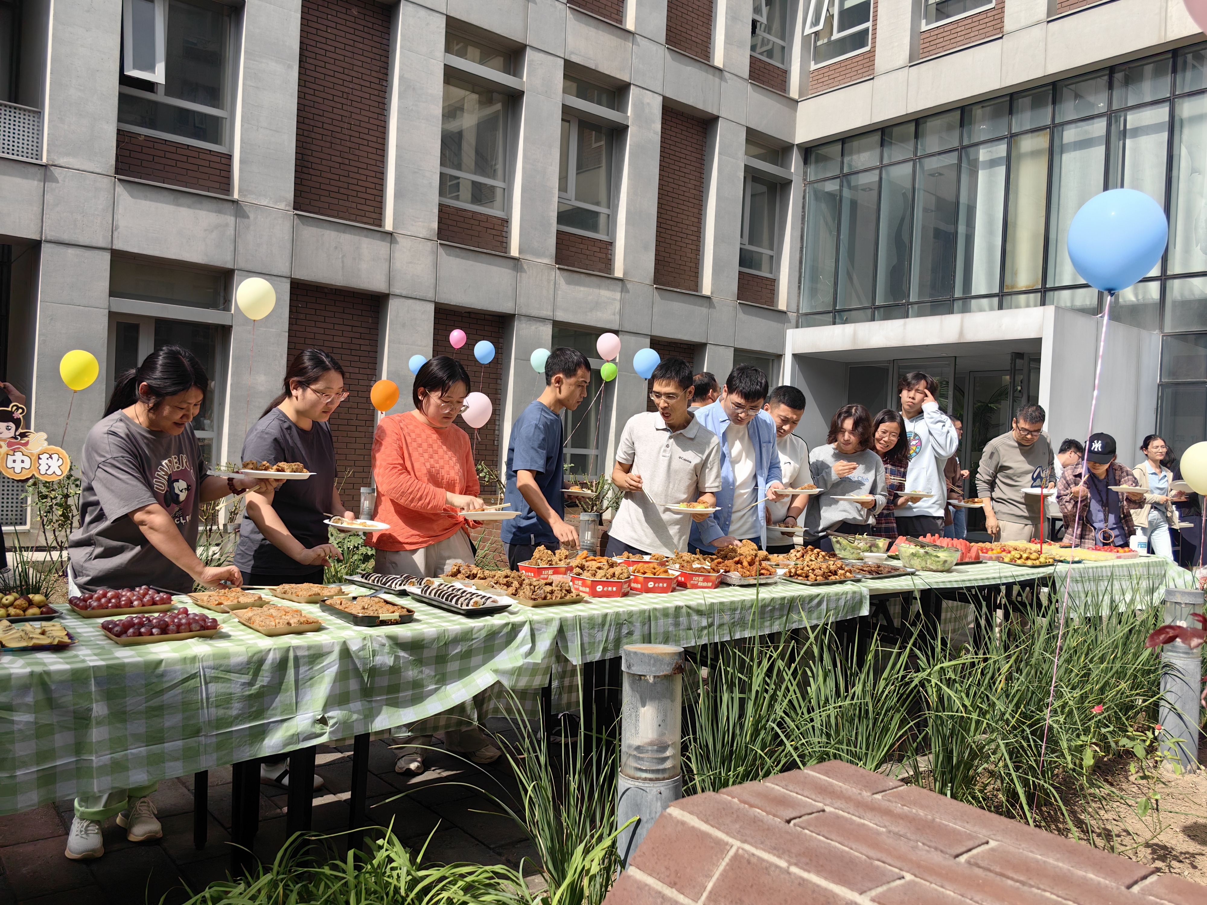 金秋送爽，情满泽华——泽华公司冷餐会圆满举行